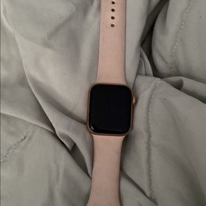 Like new barley worn Apple Watch Series 5